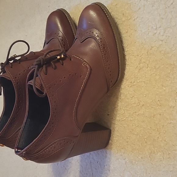 Tommy Hilfiger booties /shooties - Picture 2 of 5